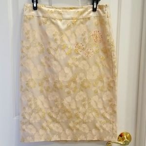 Banana Republic skirt size 4. Super unique and fun